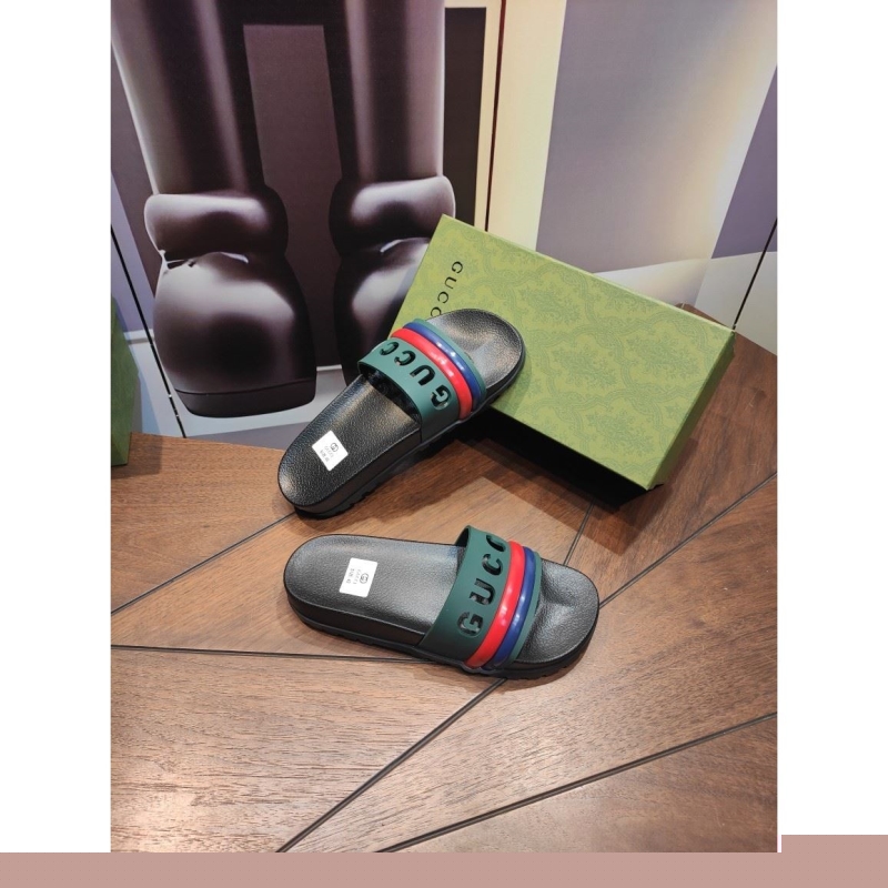 G*u*i slippers